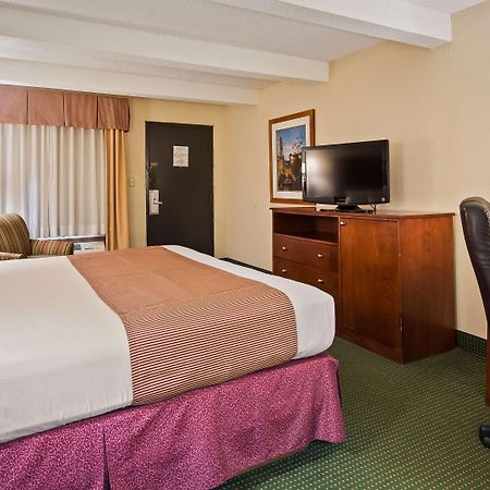 Best Western Montis Inn Сейнт Робърт Екстериор снимка