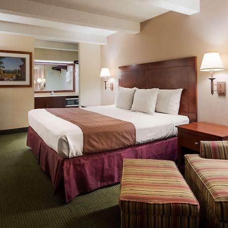 Best Western Montis Inn Сейнт Робърт Екстериор снимка