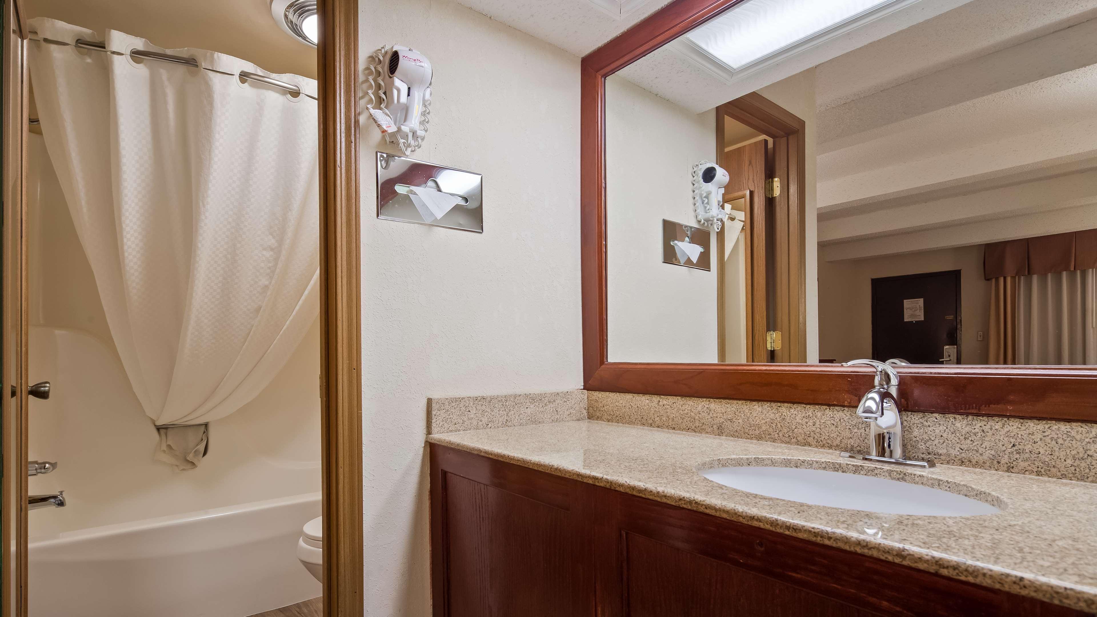 Best Western Montis Inn Сейнт Робърт Екстериор снимка