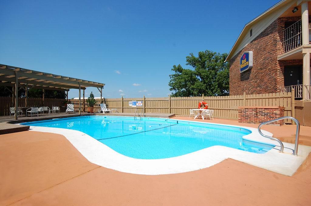 Best Western Montis Inn Сейнт Робърт Екстериор снимка