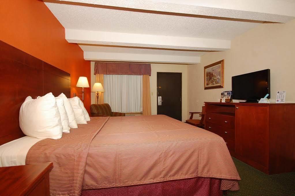 Best Western Montis Inn Сейнт Робърт Екстериор снимка