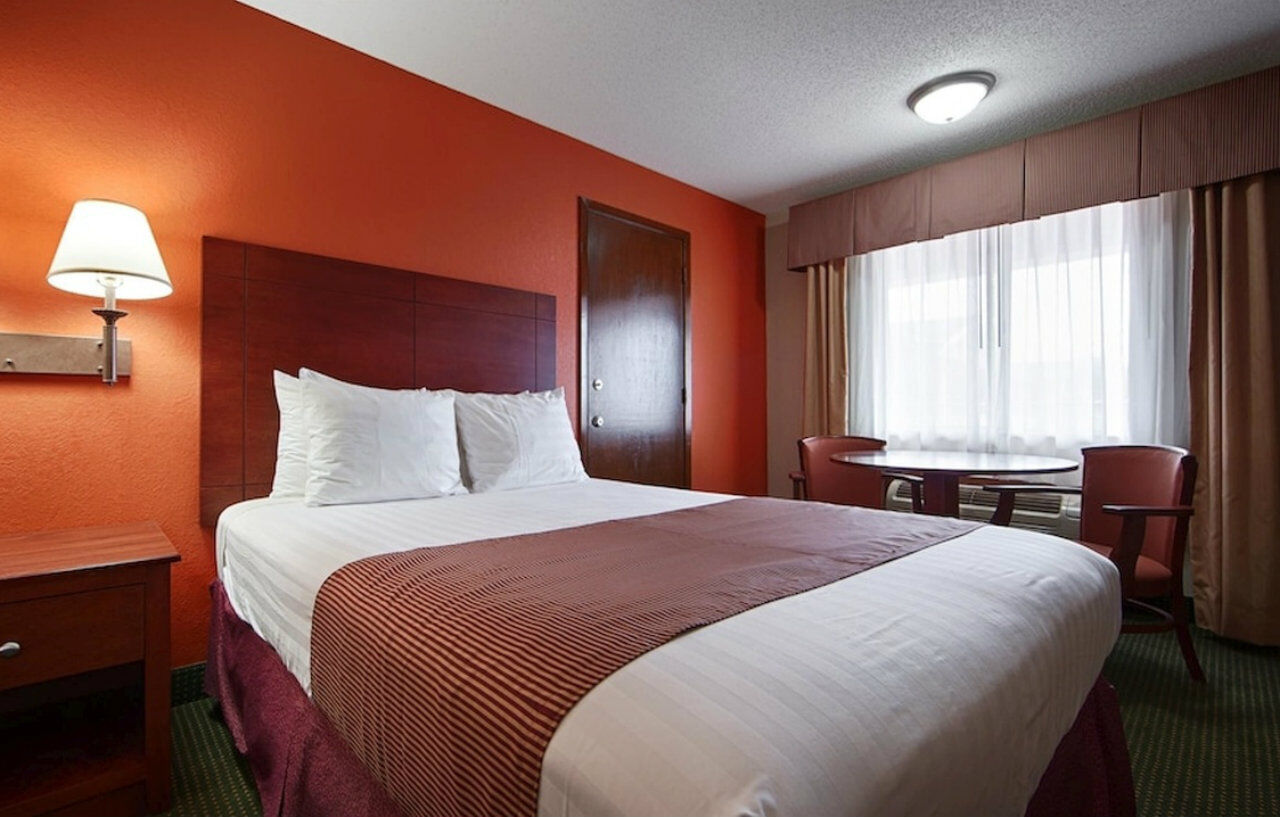 Best Western Montis Inn Сейнт Робърт Екстериор снимка